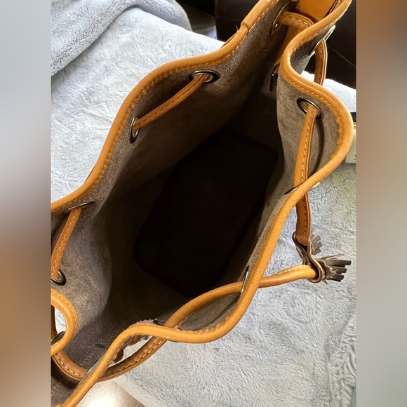 **SALE** 🤩🛍️ 2 (two) Dooney & Bourke drawstring bucket purses - Picture 7 of 15